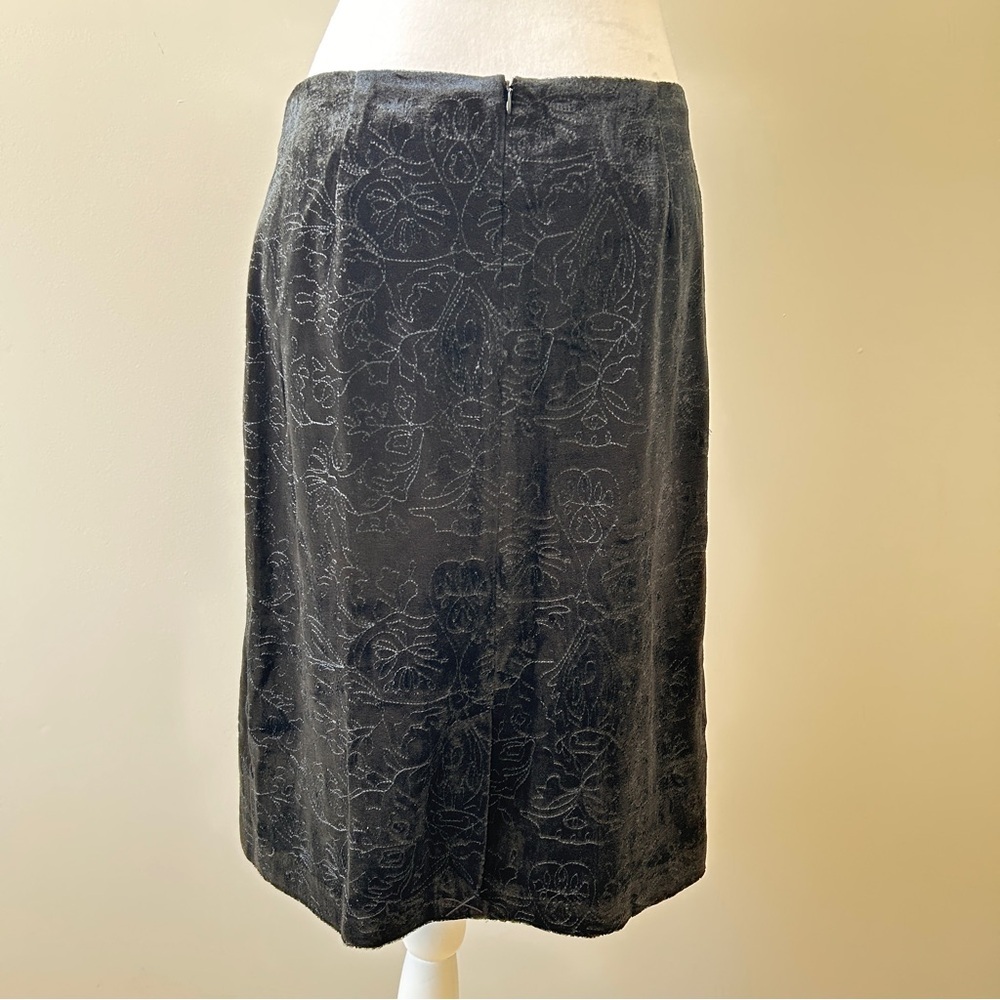 Marc Allan Women’s Size 10 Elegant Black Skirt Floral stitch detail tonal lined